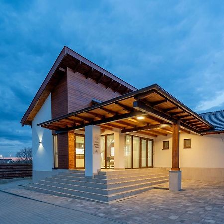 Doresz Wellness Panzio Bed & Breakfast Ujhartyan ภายนอก รูปภาพ