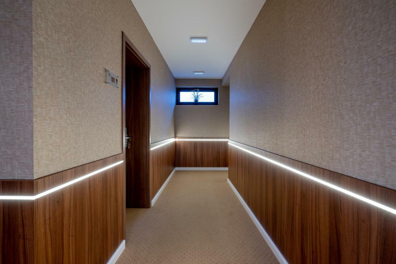 Doresz Wellness Panzio Bed & Breakfast Ujhartyan ภายนอก รูปภาพ