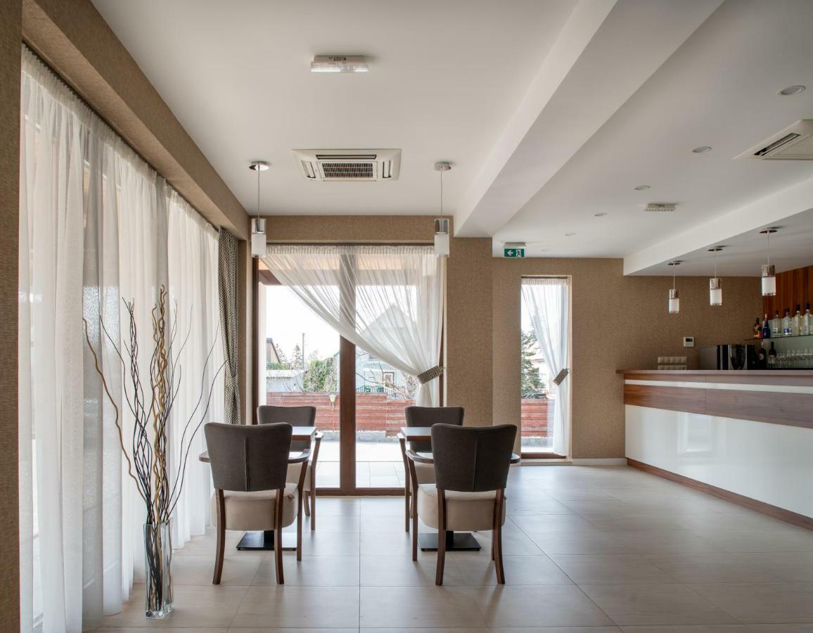 Doresz Wellness Panzio Bed & Breakfast Ujhartyan ภายนอก รูปภาพ