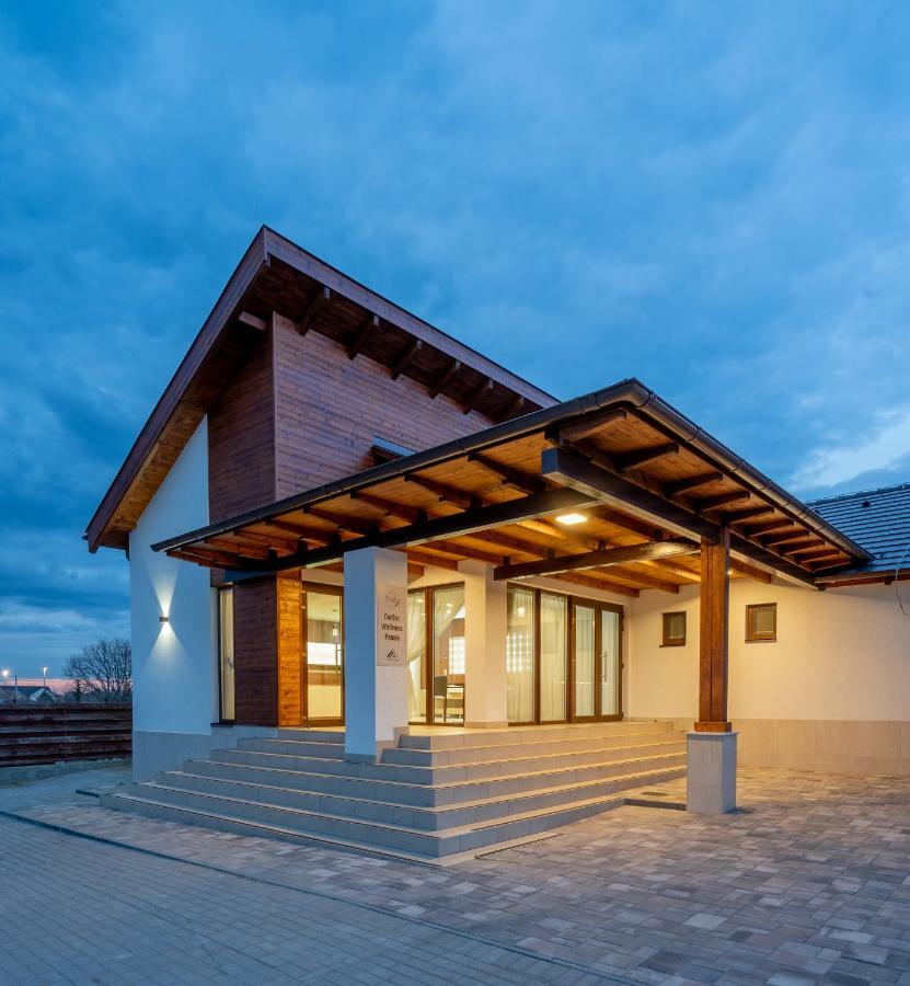 Doresz Wellness Panzio Bed & Breakfast Ujhartyan ภายนอก รูปภาพ