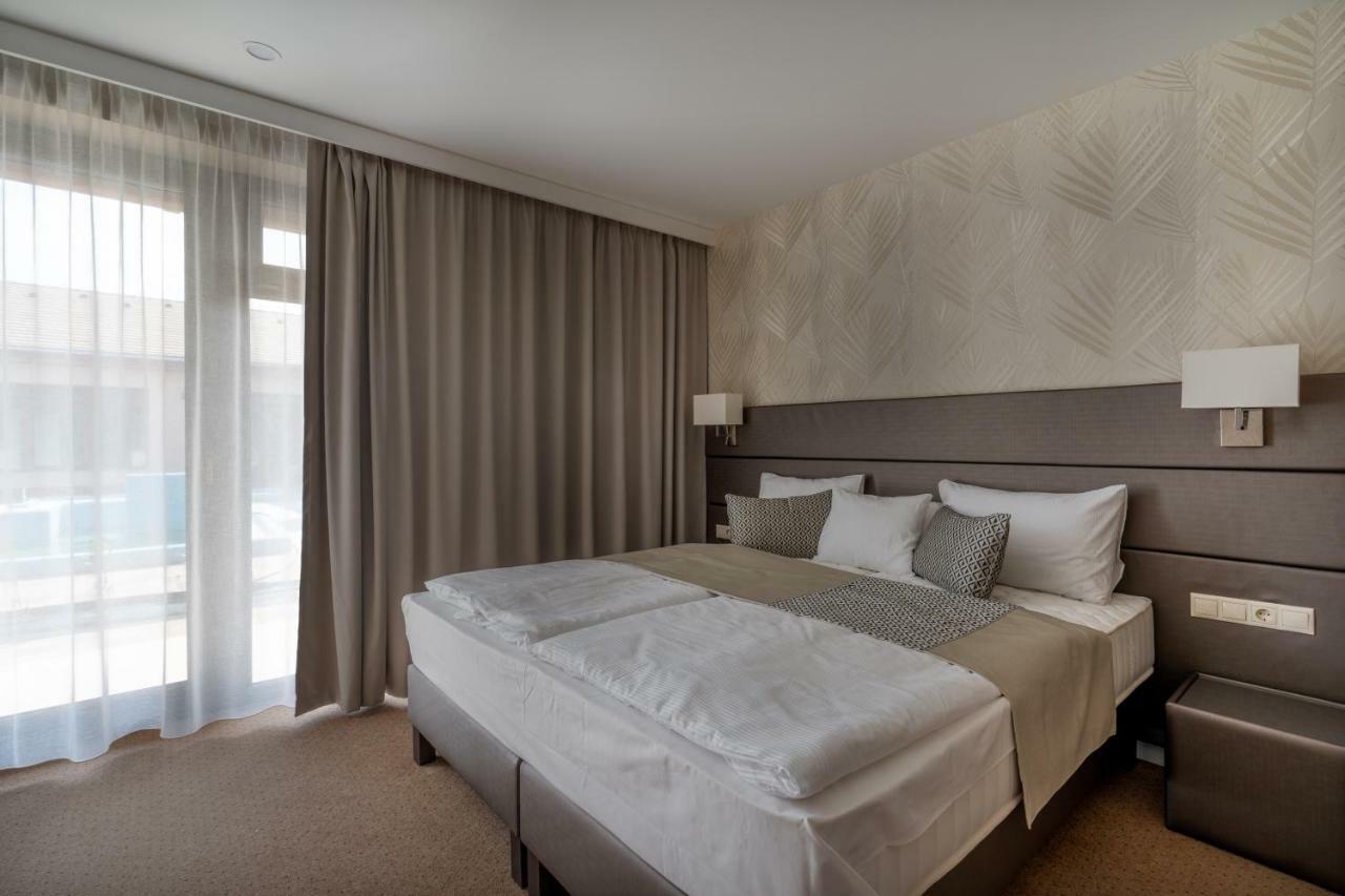 Doresz Wellness Panzio Bed & Breakfast Ujhartyan ภายนอก รูปภาพ