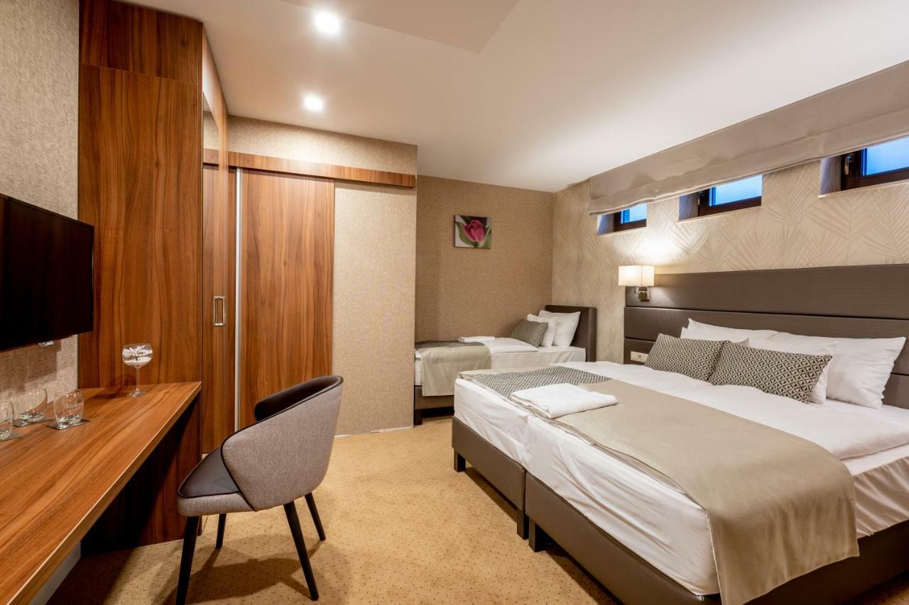 Doresz Wellness Panzio Bed & Breakfast Ujhartyan ภายนอก รูปภาพ